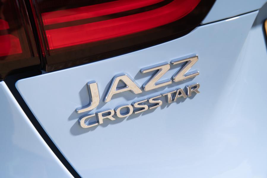 Логотип Honda Jazz e:HEV Crosstar 2020 года  (UK) (фото 29 из 40)